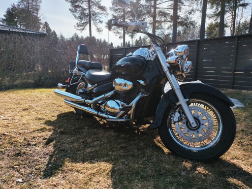 Freshly washed Suzuki Intruder C800/C50 glistening in the sun